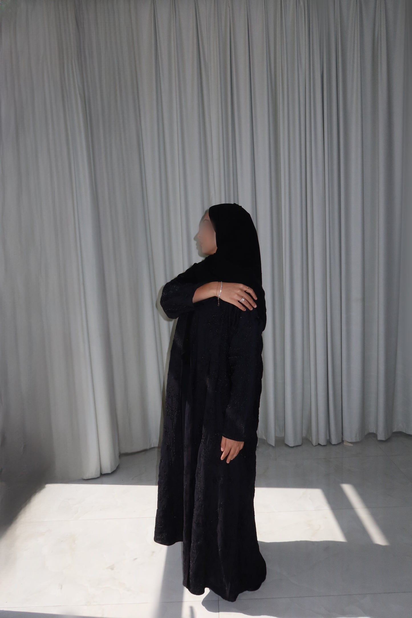 Saudi Charm Black