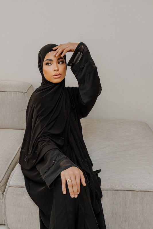 How To Wear An Abaya: 6 Abaya Styling Tips!