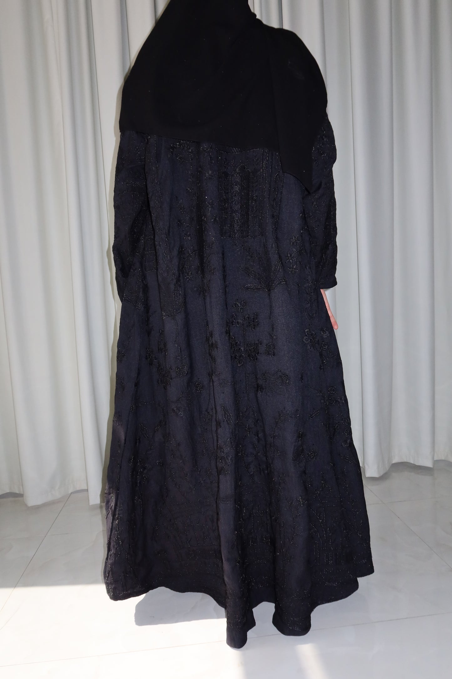 Saudi Charm Black