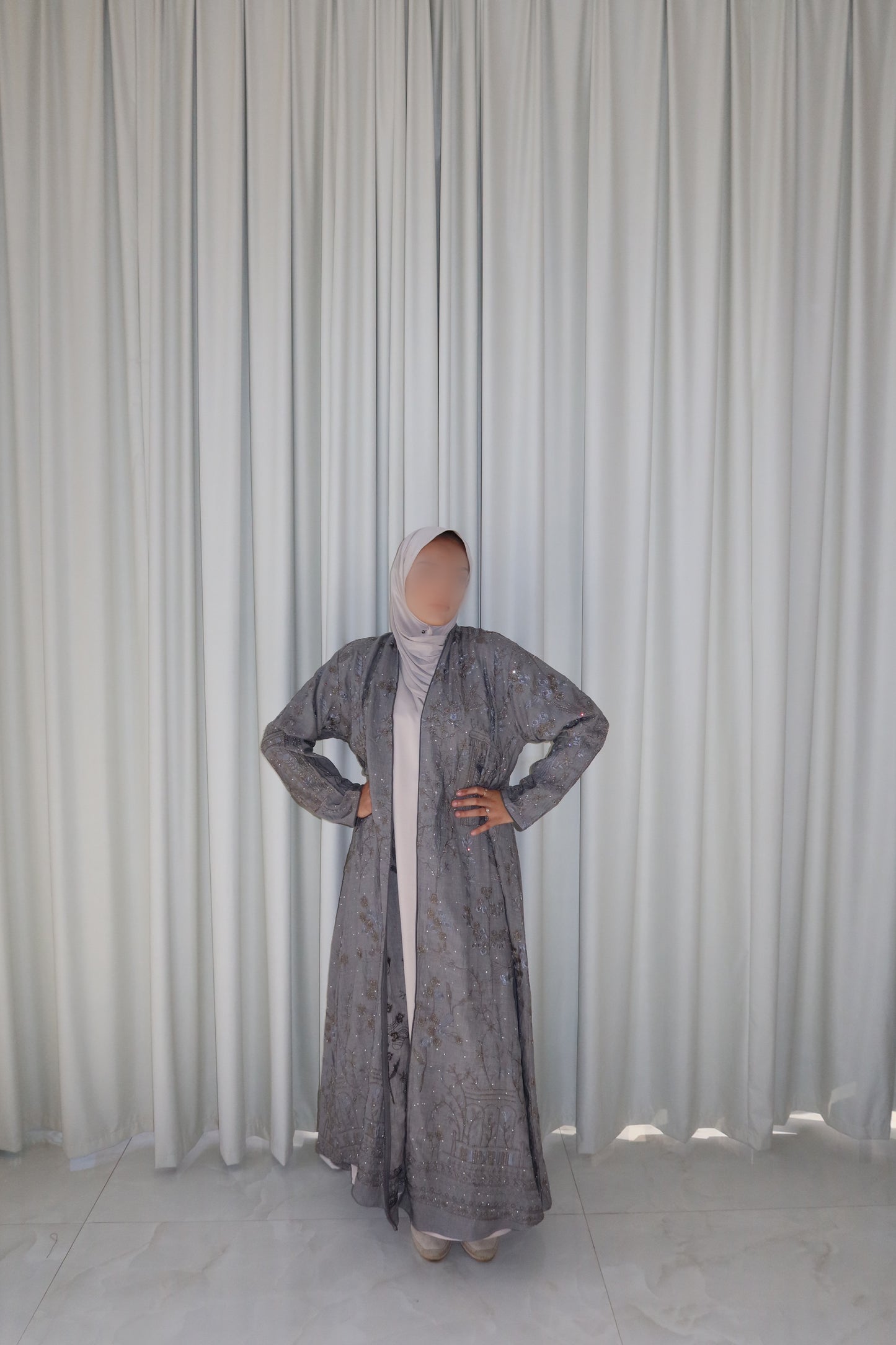 Saudi Charm Blue/Beige
